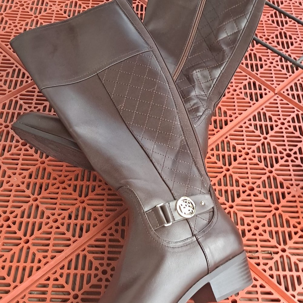 Liz Claireborne Boots size 9M Brown